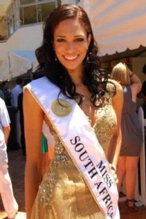 Tatum Keshwar former Miss South Africa and 2nd Miss Universe runner-up flew down to PE for the previous Celebrity Golf Classic. Her participation ensured that Algoa Bay Council for the Aged was able to make life a whole lot easier for their elderly beneficiaries