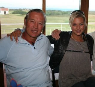 Rugby great Rob Louw and his stunning daughter Roxy Louw are two more celebrities who took up the challenge at the last Celebrity Golf Classic and who have been invited to attend once again. Rob Louw has become a Celebrity Golf Classic icon. 